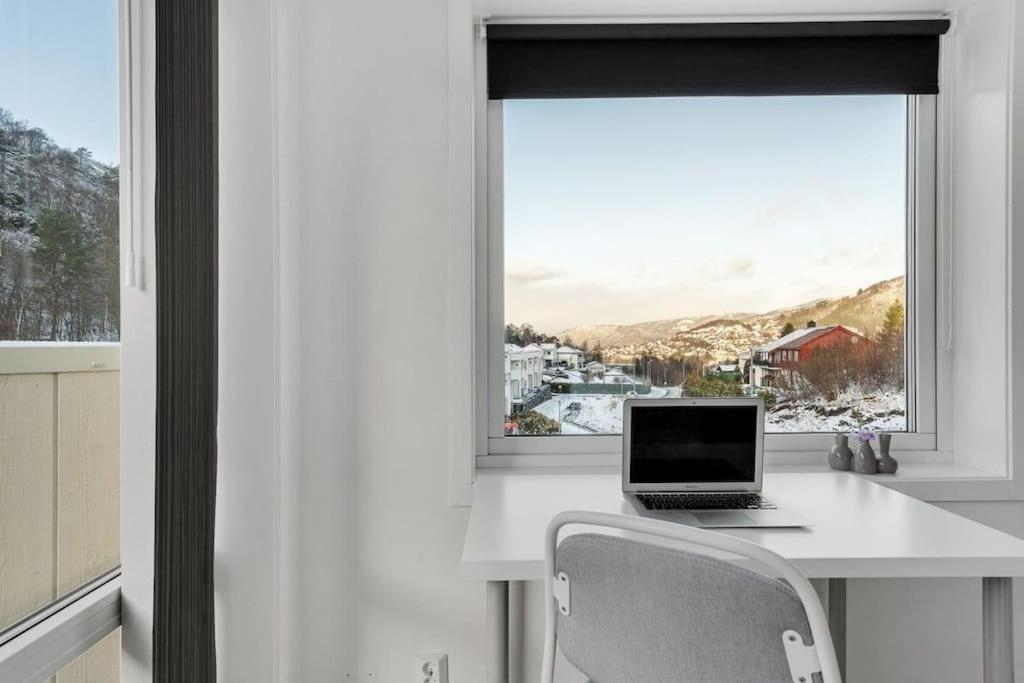 Stor Og Moderne Leilighet I Indre Arna Bergen Gratis Parkering!! Luaran gambar