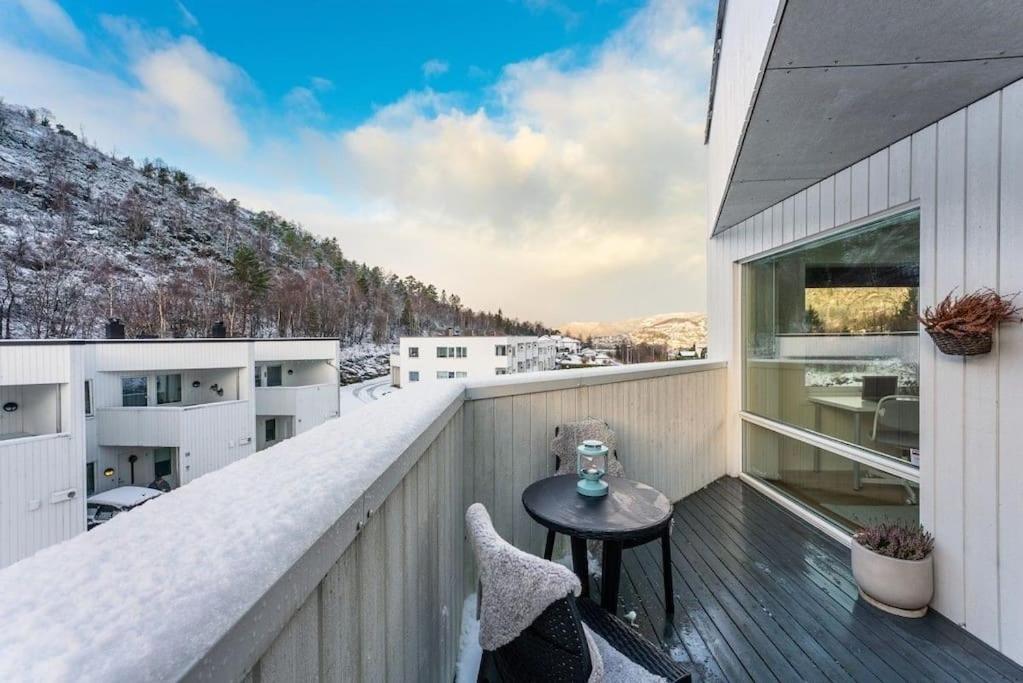 Stor Og Moderne Leilighet I Indre Arna Bergen Gratis Parkering!! Luaran gambar