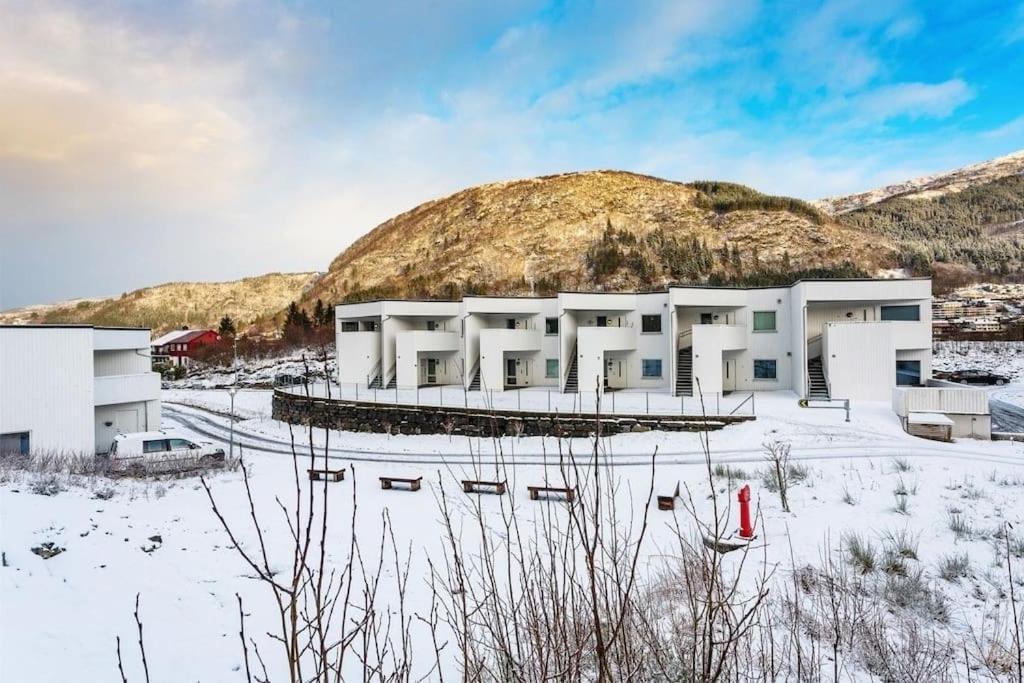 Stor Og Moderne Leilighet I Indre Arna Bergen Gratis Parkering!! Luaran gambar