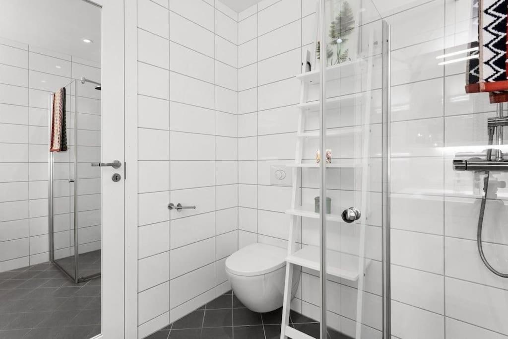 Stor Og Moderne Leilighet I Indre Arna Bergen Gratis Parkering!! Luaran gambar