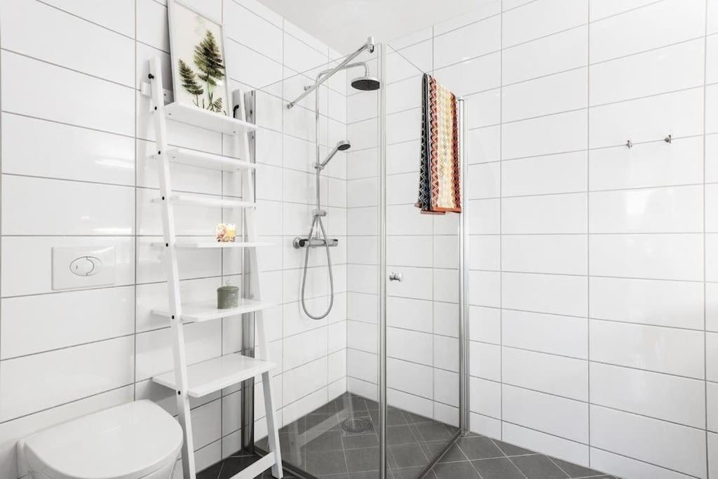 Stor Og Moderne Leilighet I Indre Arna Bergen Gratis Parkering!! Luaran gambar