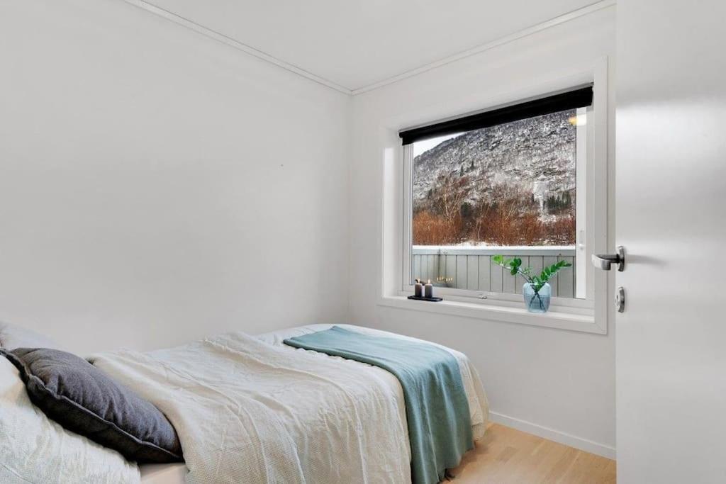 Stor Og Moderne Leilighet I Indre Arna Bergen Gratis Parkering!! Luaran gambar
